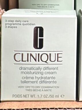 Clinique Dramatically Different Moisturizing Cream 1.7 oz 50ml NEW